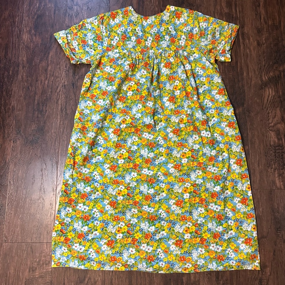 Metropolitan Floral Short-Sleeve House Dress/Mumu with pockets - Picture 8 of 11